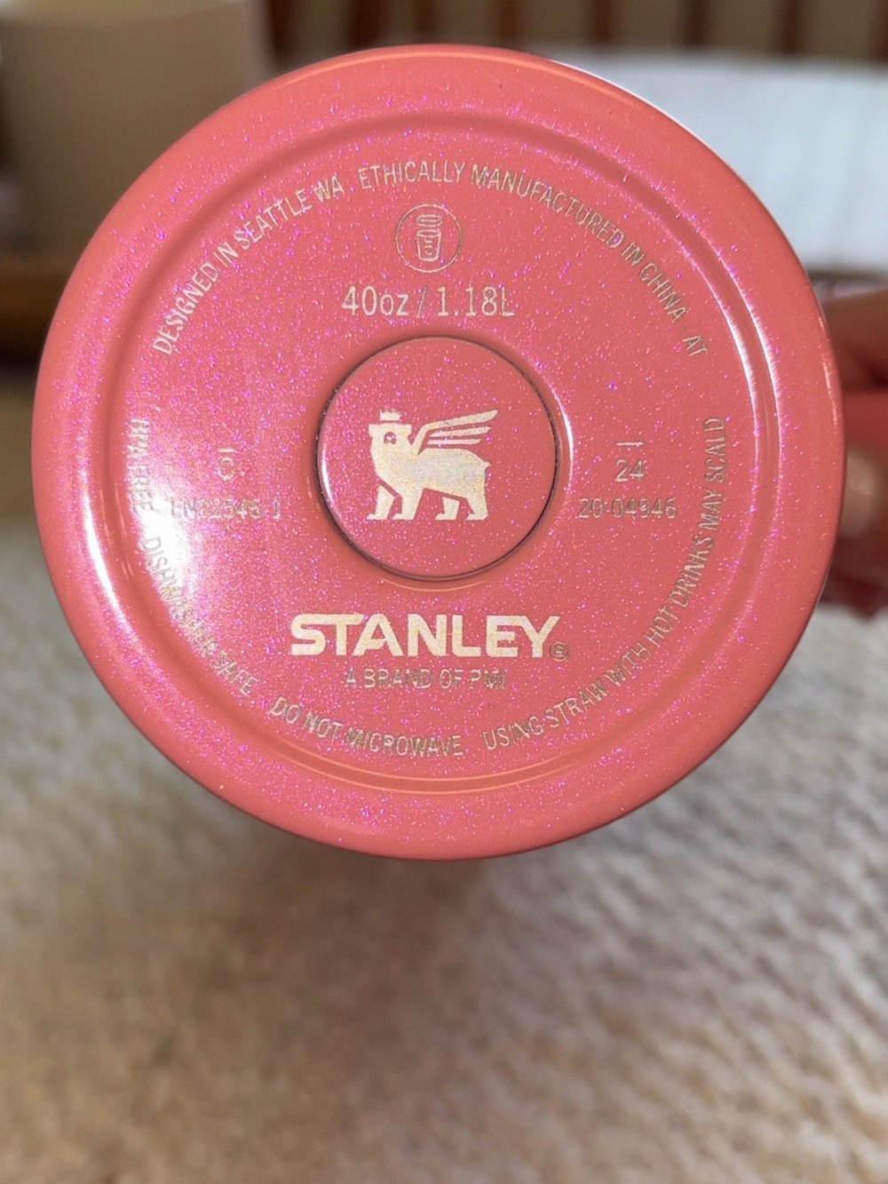 Stanley 40 ounce Winter Berry shimmer - Picture 5 of 7